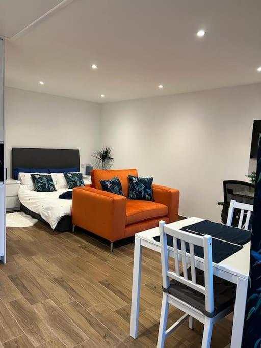דירות מילטון קינס Cosy Detached Annexe With Free Off Street Parking מראה חיצוני תמונה